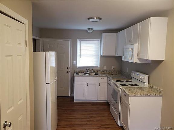 4th image of 1223 5th St #1227