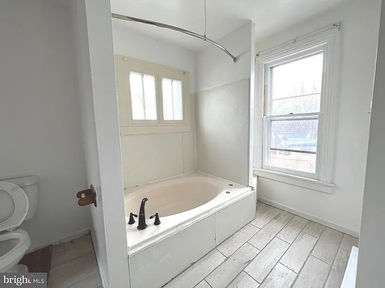 703 2nd St #B — Photo 11