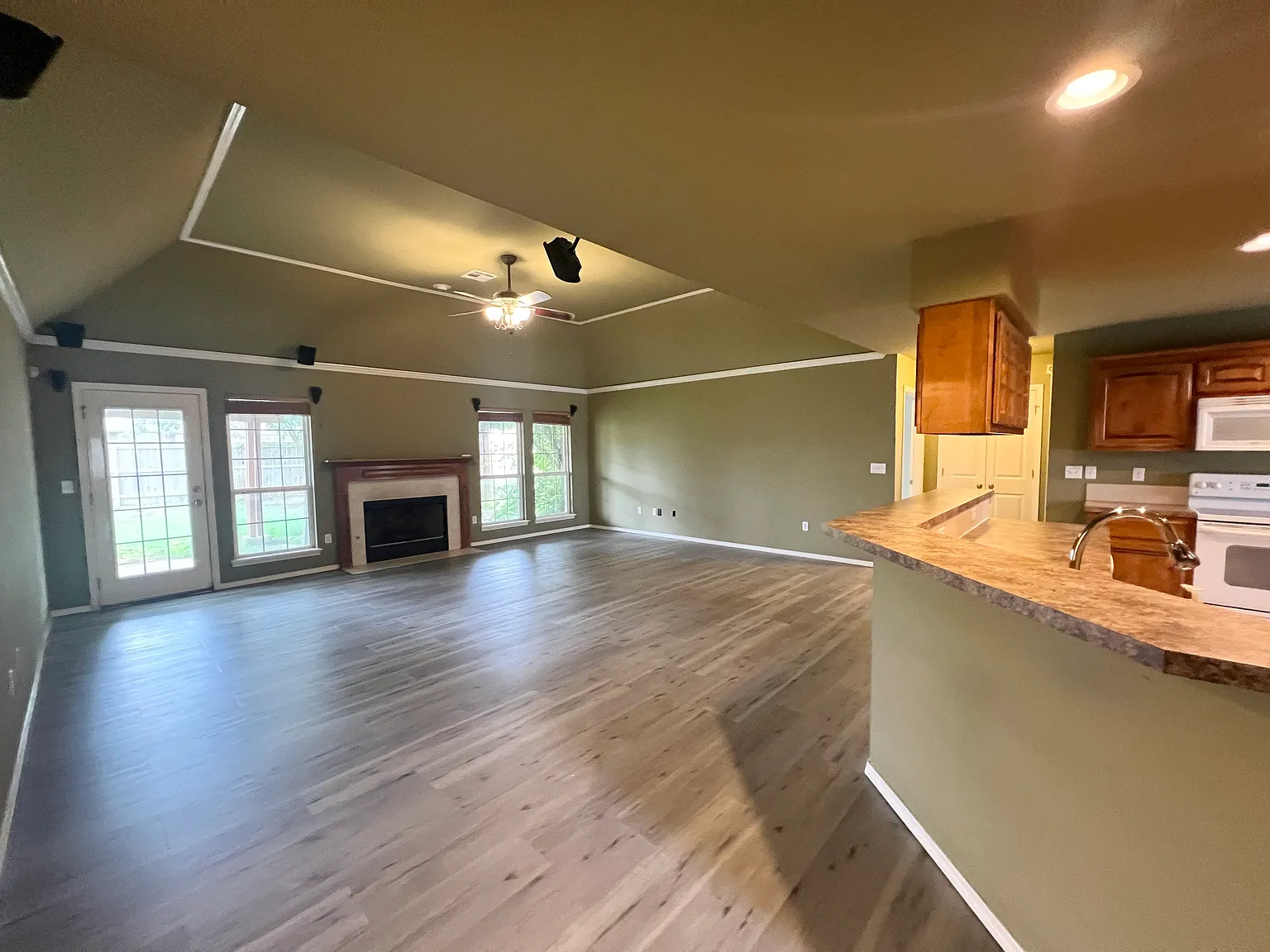 E 39th Pl S, Broken Arrow — Photo 4