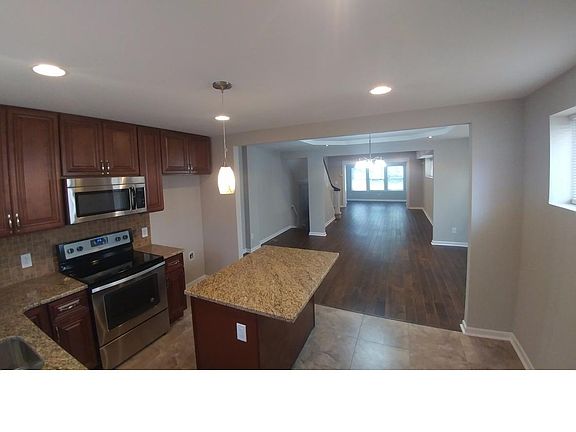 4th image of 416 W Mount Airy Ave