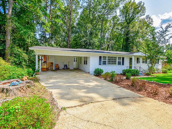 3rd image of 1823 Pineview Dr