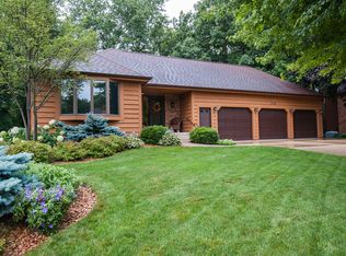 1015 Hickory Ln SW, Rochester, MN 55902