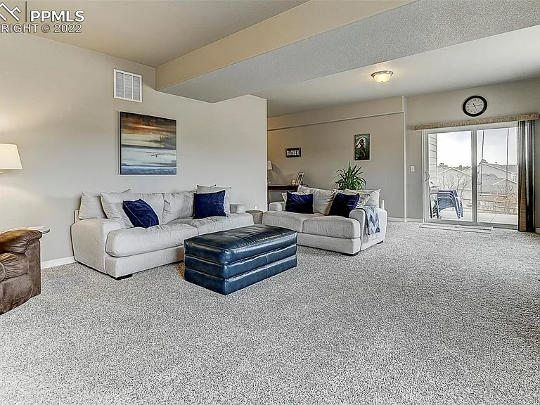19773 Lindenmere Dr — Photo 17