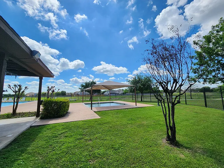268 Goliad Dr — Photo 32
