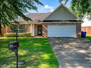 105 Winthrop Ct, Dothan, AL 36305