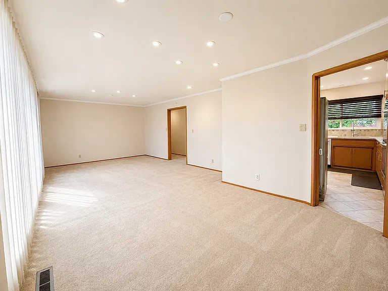 4469 Faulkner Dr — Photo 5
