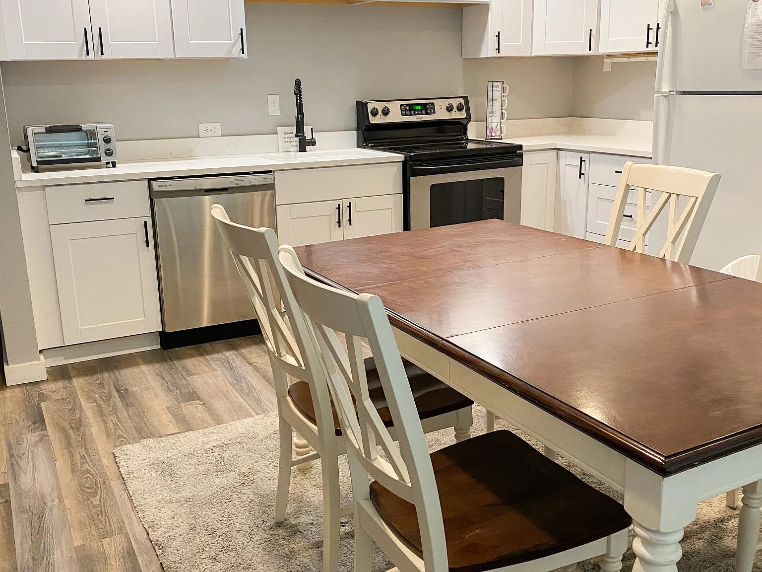 2 bed, 1100 sqft, $1,600 — Photo 4