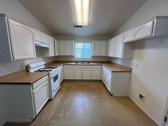 4th image of 1424 Cottage Pl APT C