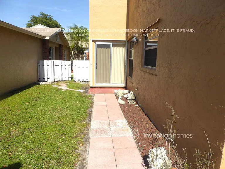 13995 Langley Pl — Photo 11