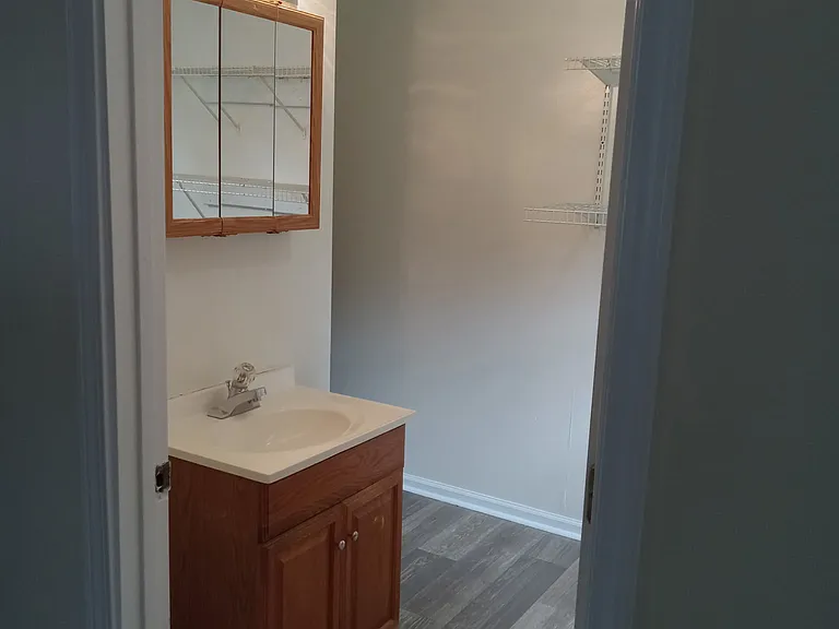 312 Kenova Ave — Photo 23
