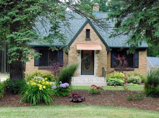 808 Linden St, Cleveland, WI 53015