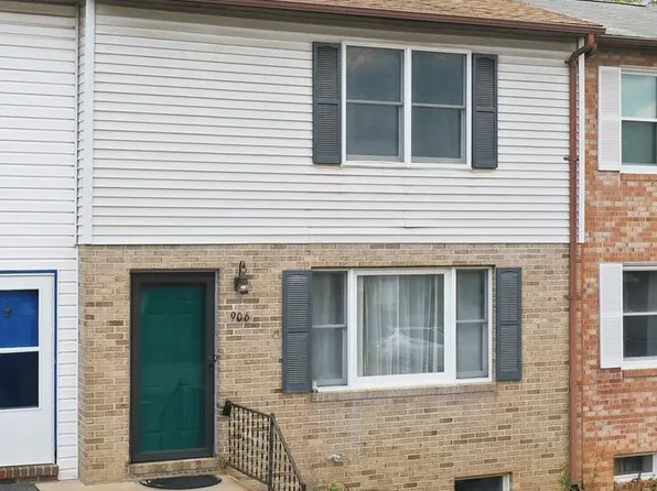 906 Hilltop Dr, Woodstock, VA 22664