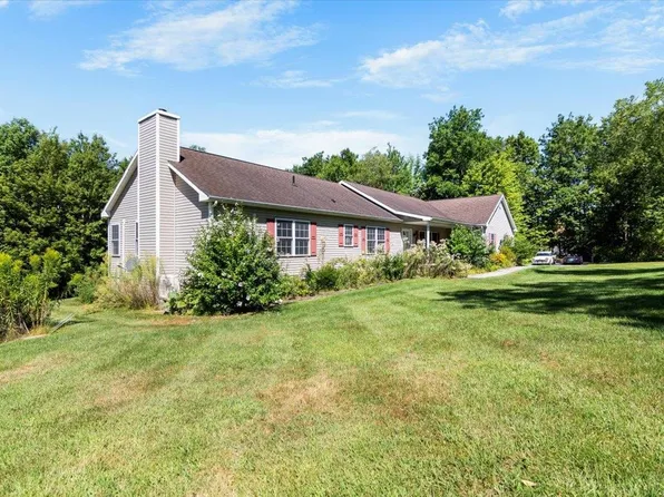 882 East Road, Bennington, VT 05201