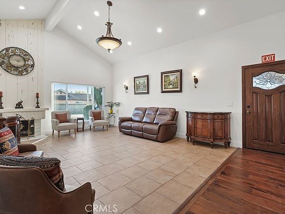 3rd image of 2399 Lee St