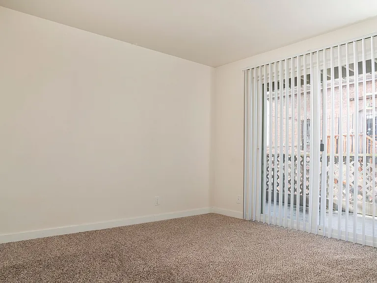 616 N Anderson St — Photo 18