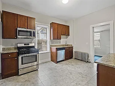 44 Cameron Ave #2