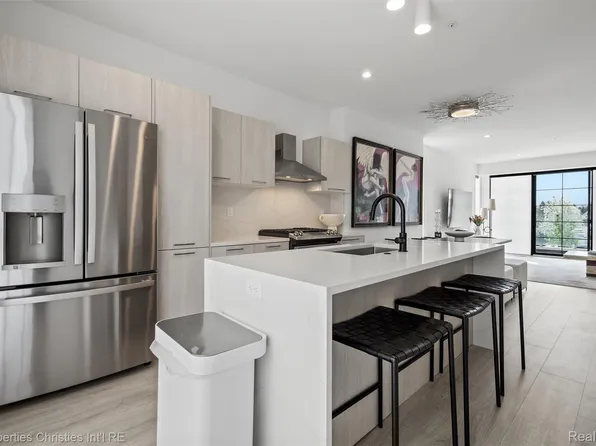 533 E Harrison Ave #35, Royal Oak, MI 48067