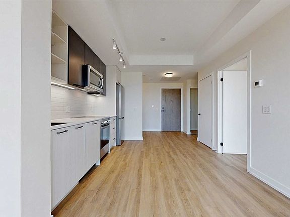 2nd image of 2300 Saint Clair Ave W #807