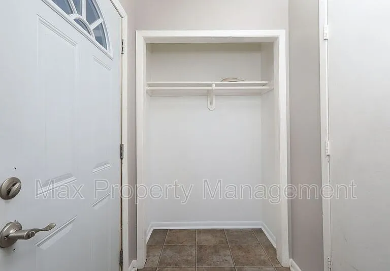 3919 SW 3rd St — Photo 4