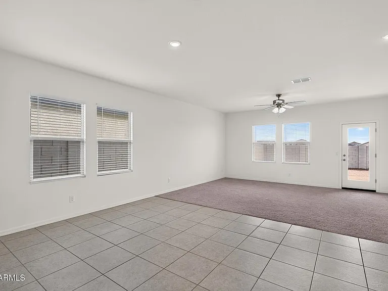 2097 E Grazing Meadow Ln — Photo 7