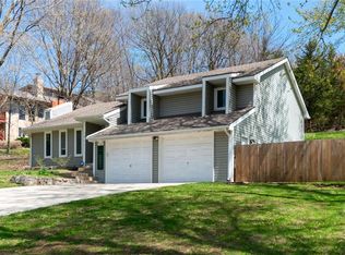 1905 Ridge Rd, Leavenworth, KS 66048