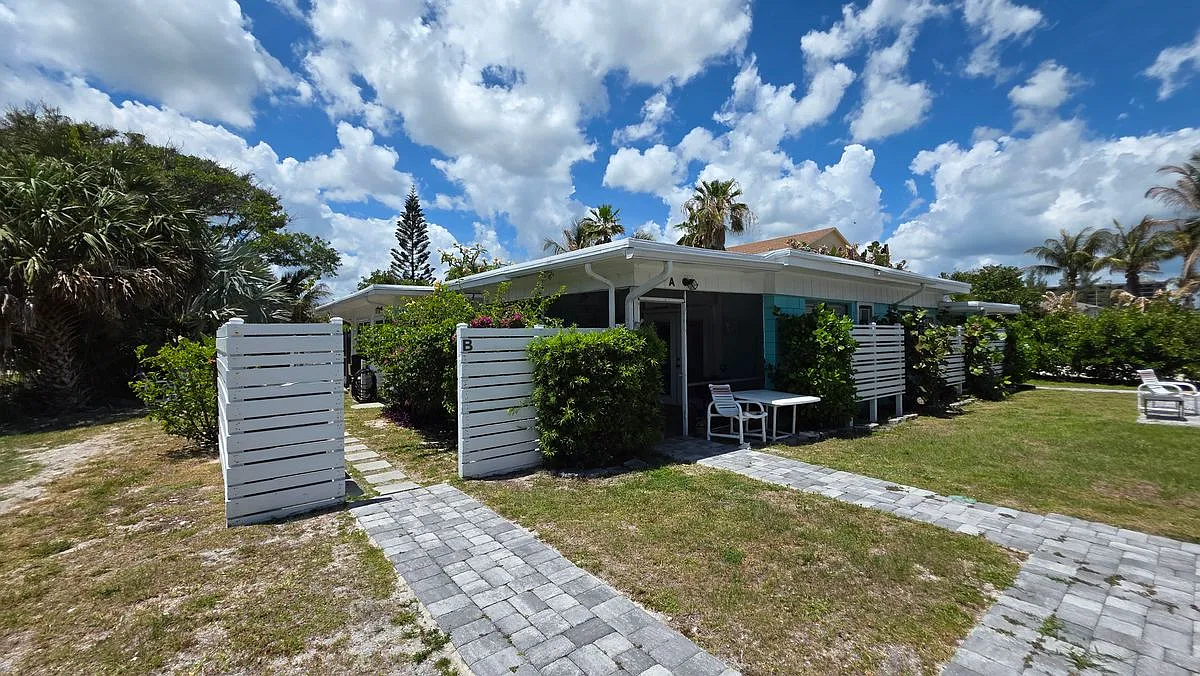 2 bed, 1.0 bath, 1152 sqft, $1,950 — Photo 1