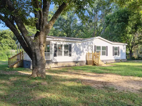 7739 Admiral Dr, Millington, TN 38053