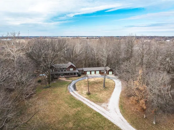 3001 Stipes Ln, Edwardsville, IL 62025