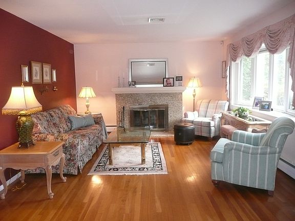 2nd image of 91 Atlantic Ave
