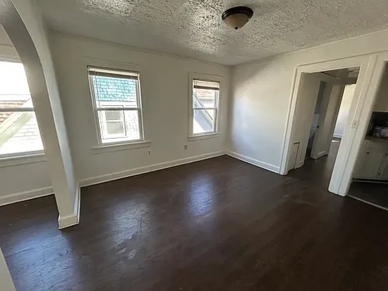 4117 Charlotte St #1S — Photo 6