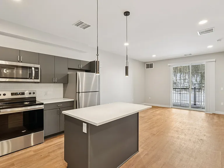 Berkshire Apartments — Photo 15