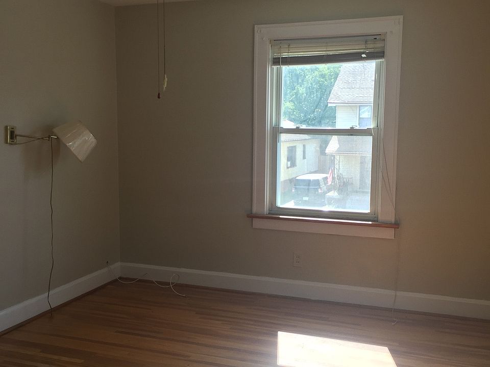 2nd image of 564 Hilltonia Ave