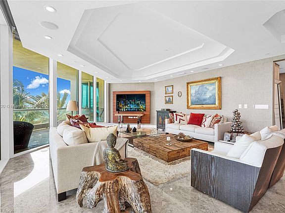 5th image of 504-16051 Collins Ave