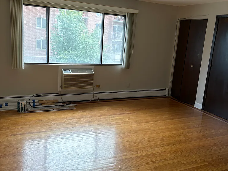 1370 E Washington St #3NE — Photo 4