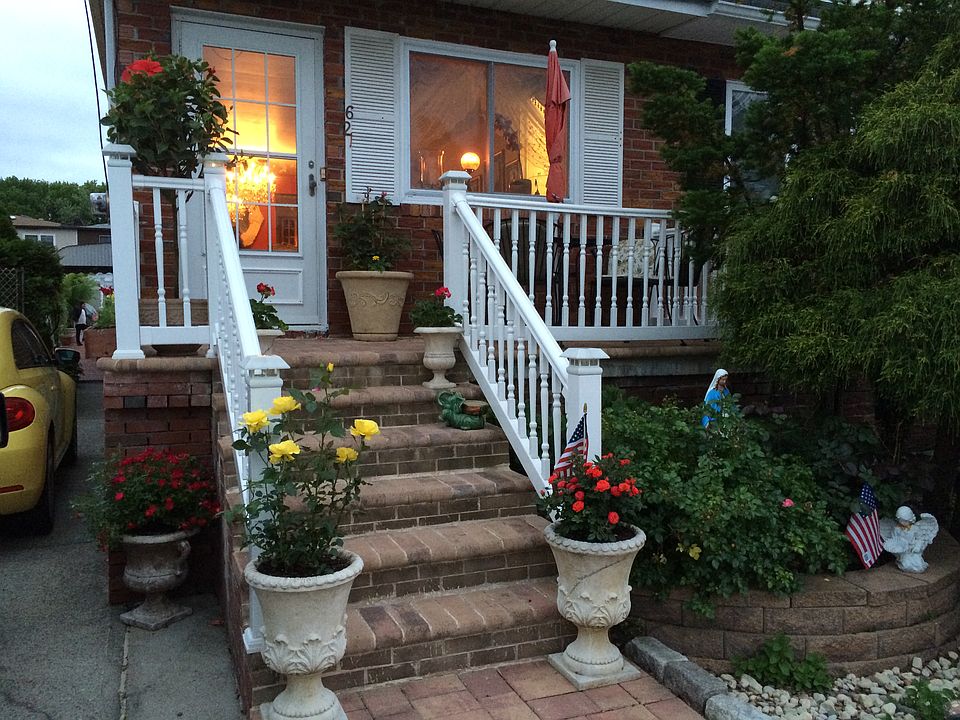 1st image of 62 Bowling Green Pl