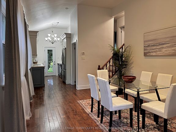 5th image of 154 Sedgemount Dr