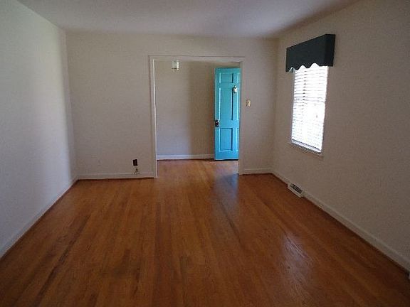 4th image of 2308 Anthony Dr