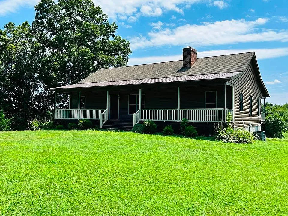 868 Longshot Ln