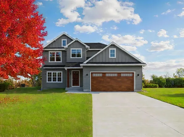 19 Pinewood Dr, Grass Lake, MI 49240