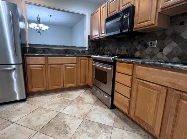 11948 Cardamom Dr, Woodbridge, VA 22192