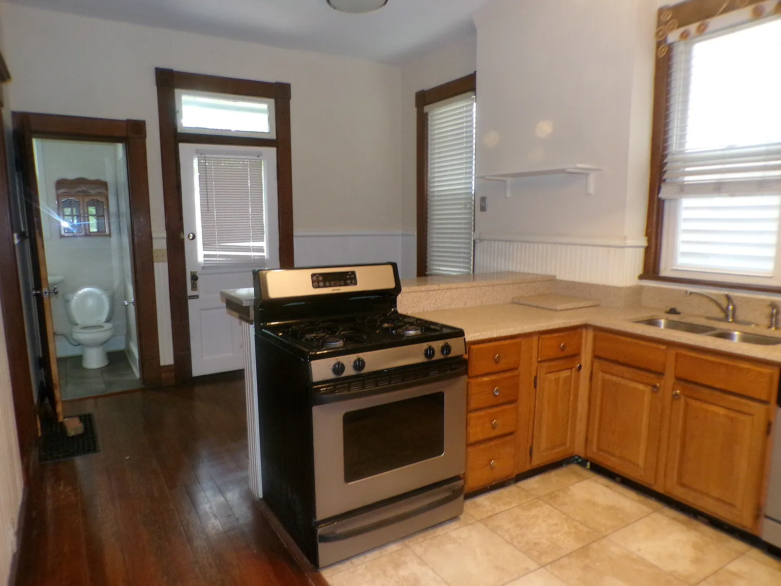 2 bed, $1,595 — Photo 4