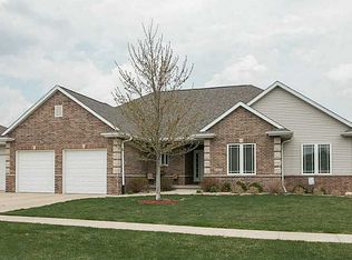 2255 Rosewood Ridge Ct, Marion, IA 52302