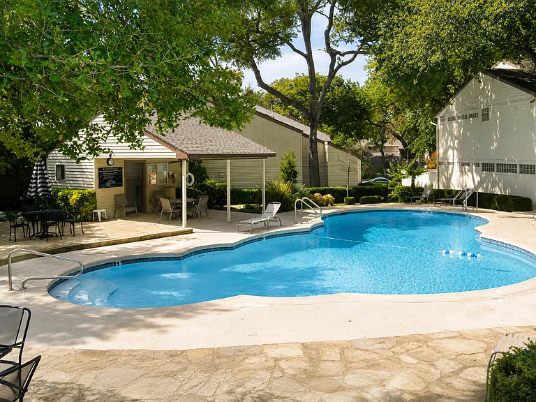 6425 Southpoint Dr #1 — Photo 8