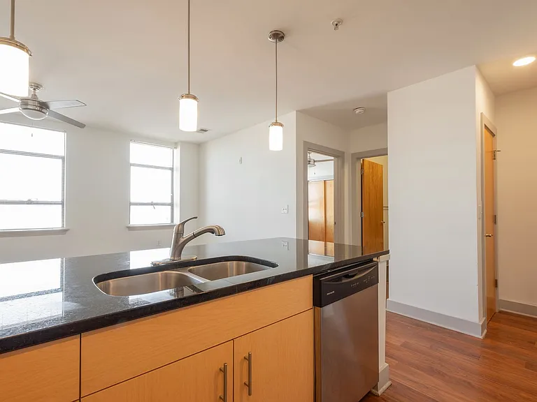 30 Franklin Apartments — Photo 15