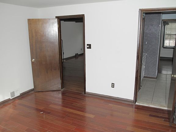 5th image of 432 Lombard St Floor 3