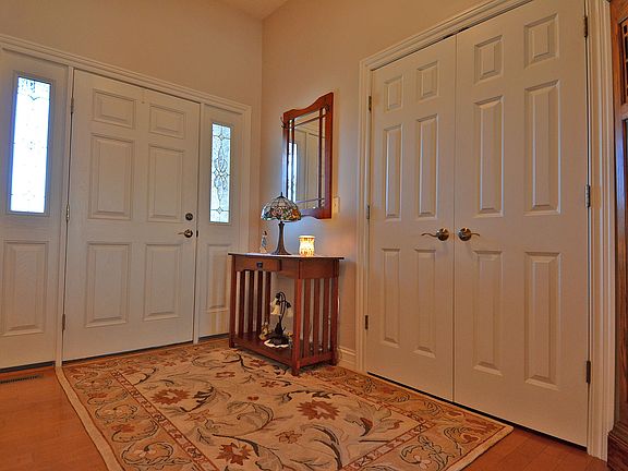 4th image of 2916 Emerald Dr