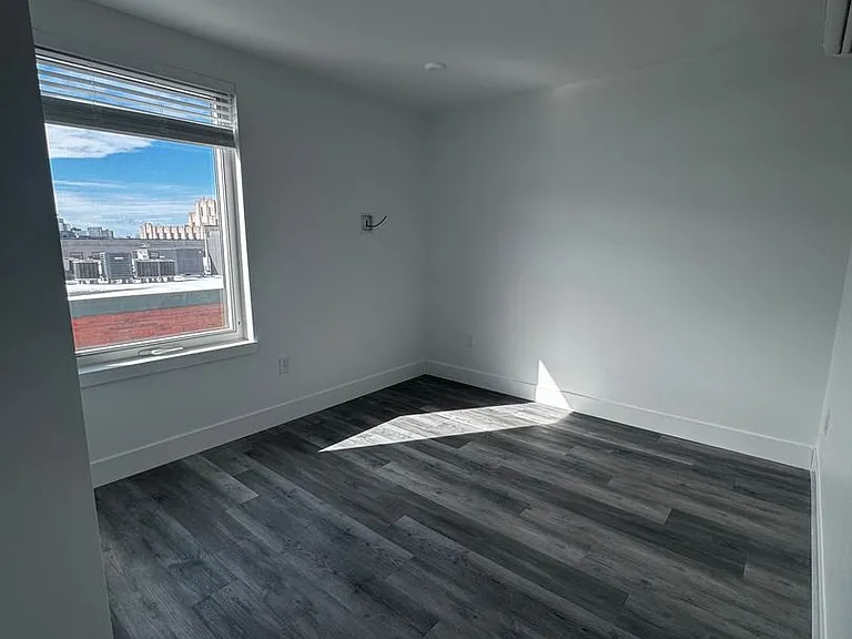 585 ESSEX STREET — Photo 60