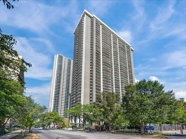 6007 N Sheridan Rd, Chicago, IL 60660