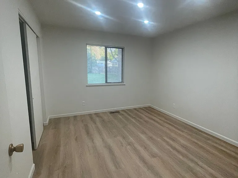 1335 Cherry St — Photo 12