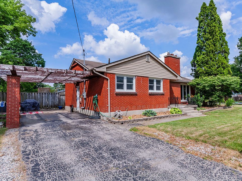 1st image of 1721 Moffatt Ave